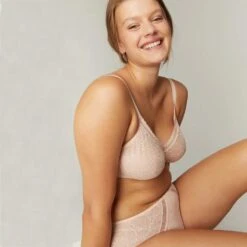 Simone Perele Culotte Haute Comète Sable Rosé -Sousvêtement Soldes culotte haute simone perele sable rose paris3