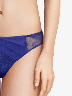 Slip Encens' Moi Bleu Klein -Sousvêtement Soldes slip chantal thomass encens moi bleu paris2